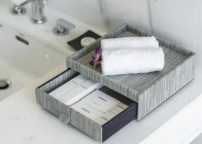 Muu Bangkok, Small Luxury Of The World Hotel Bangkok