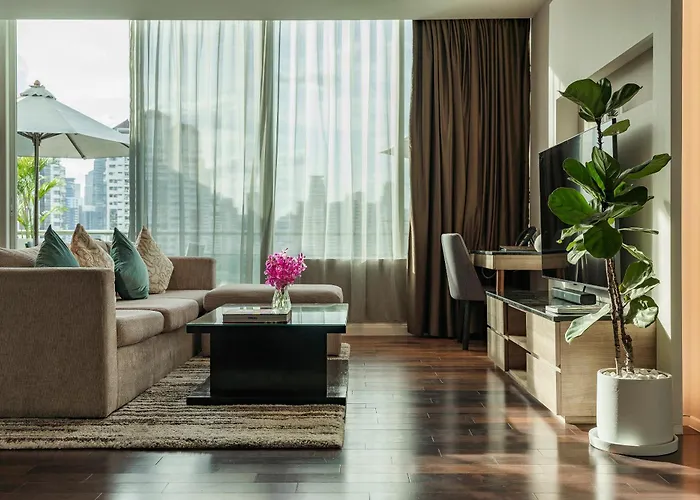Muu Bangkok, Kleine Luxe De Wereld