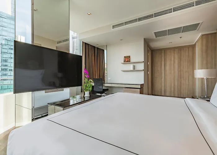Muu Bangkok, Kleine Luxe De Wereld Hotel
