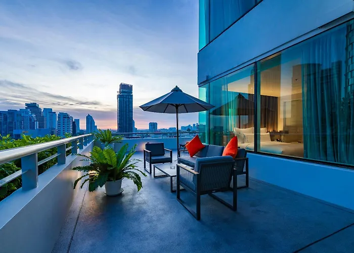 Muu Bangkok, Kleine Luxe De Wereld