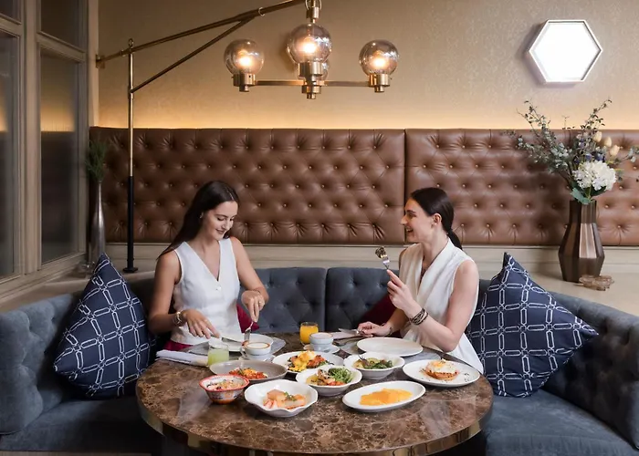 Muu Bangkok, Kleine Luxe De Wereld Hotel