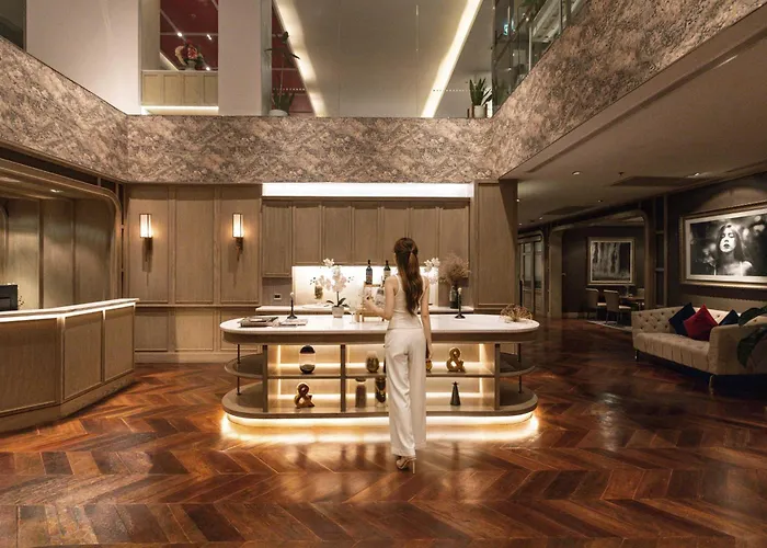 Muu Bangkok, Kleine Luxe De Wereld Hotel
