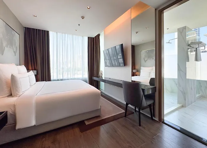 Muu Bangkok, Kleine Luxe De Wereld